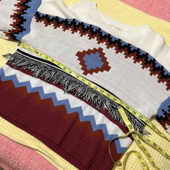 Chelsea and violet Tribal print sweater - Picture 9 of 10
